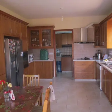 Ayios Athanasios House * 레메소스