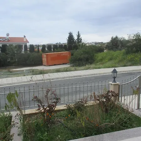 Ayios Athanasios House 펜션 레메소스